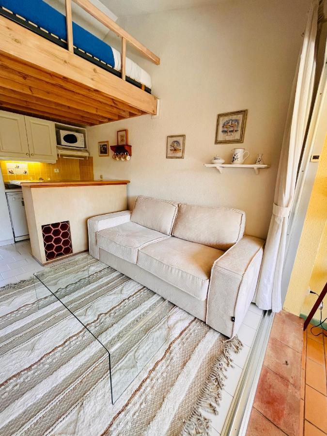 Bel Appartement Avec Mezzanine, Vue Mer Et Piscine Cogolin Bagian luar foto